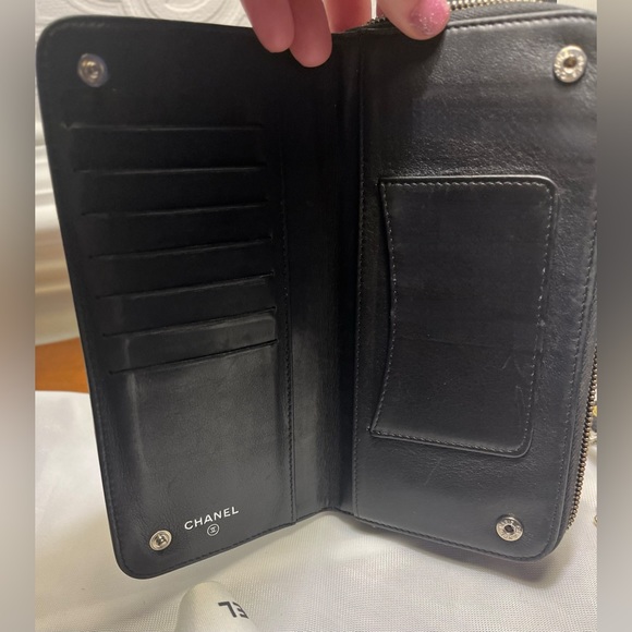 SOLD! CHANEL Authentic Long wallet clutch with chain/insert -Crossbody - Picture 4 of 15